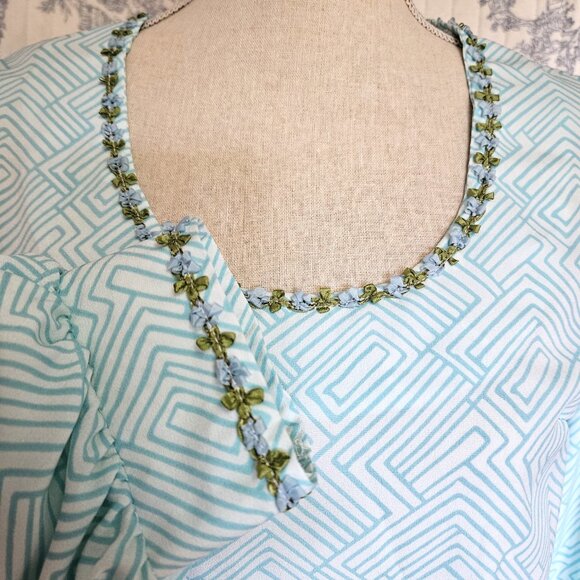 Size M Long Sleeve Blouse Floral Trim New - Picture 6 of 13